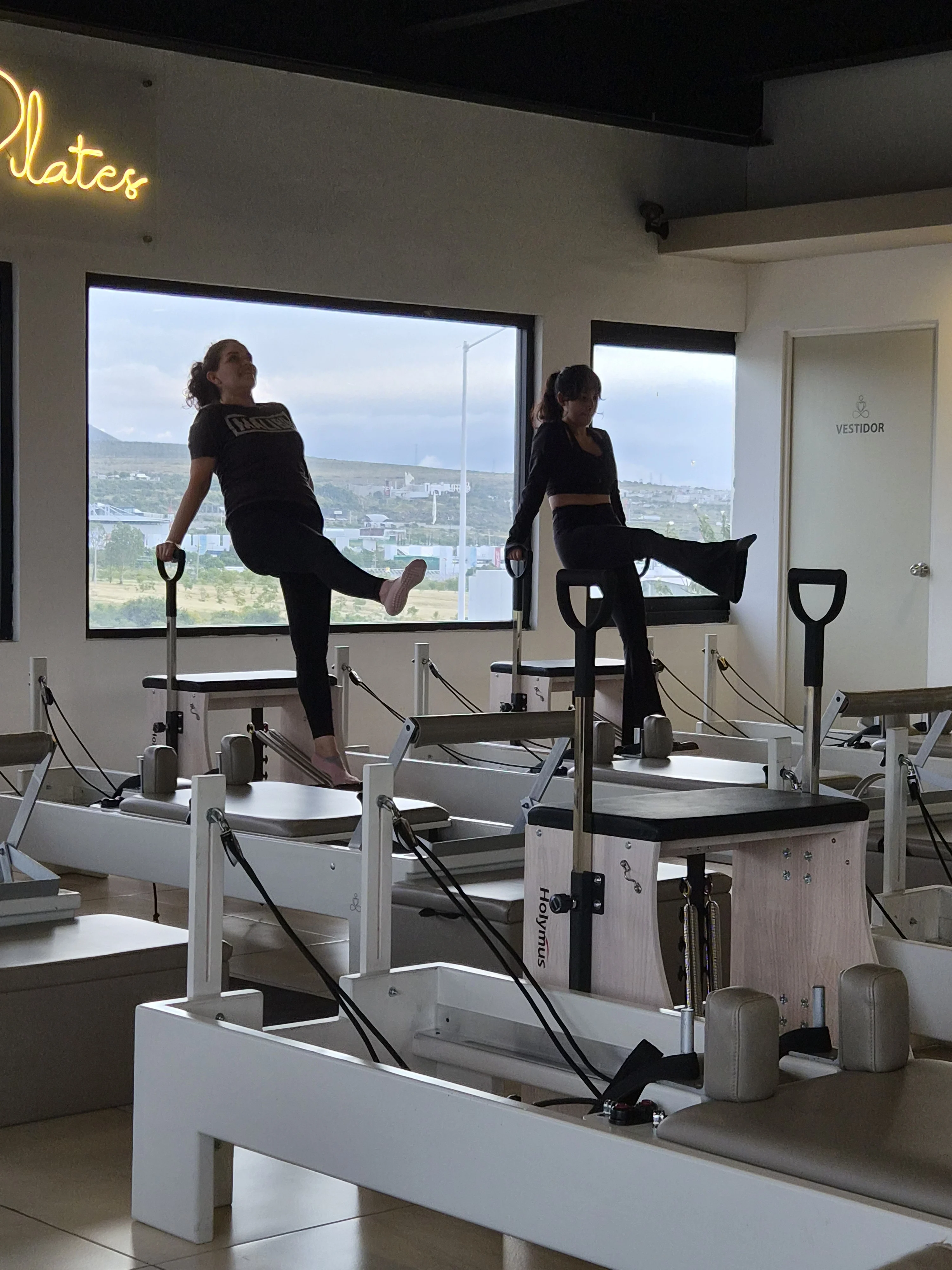 Clase de Silla Wunda en Vloé Pilates